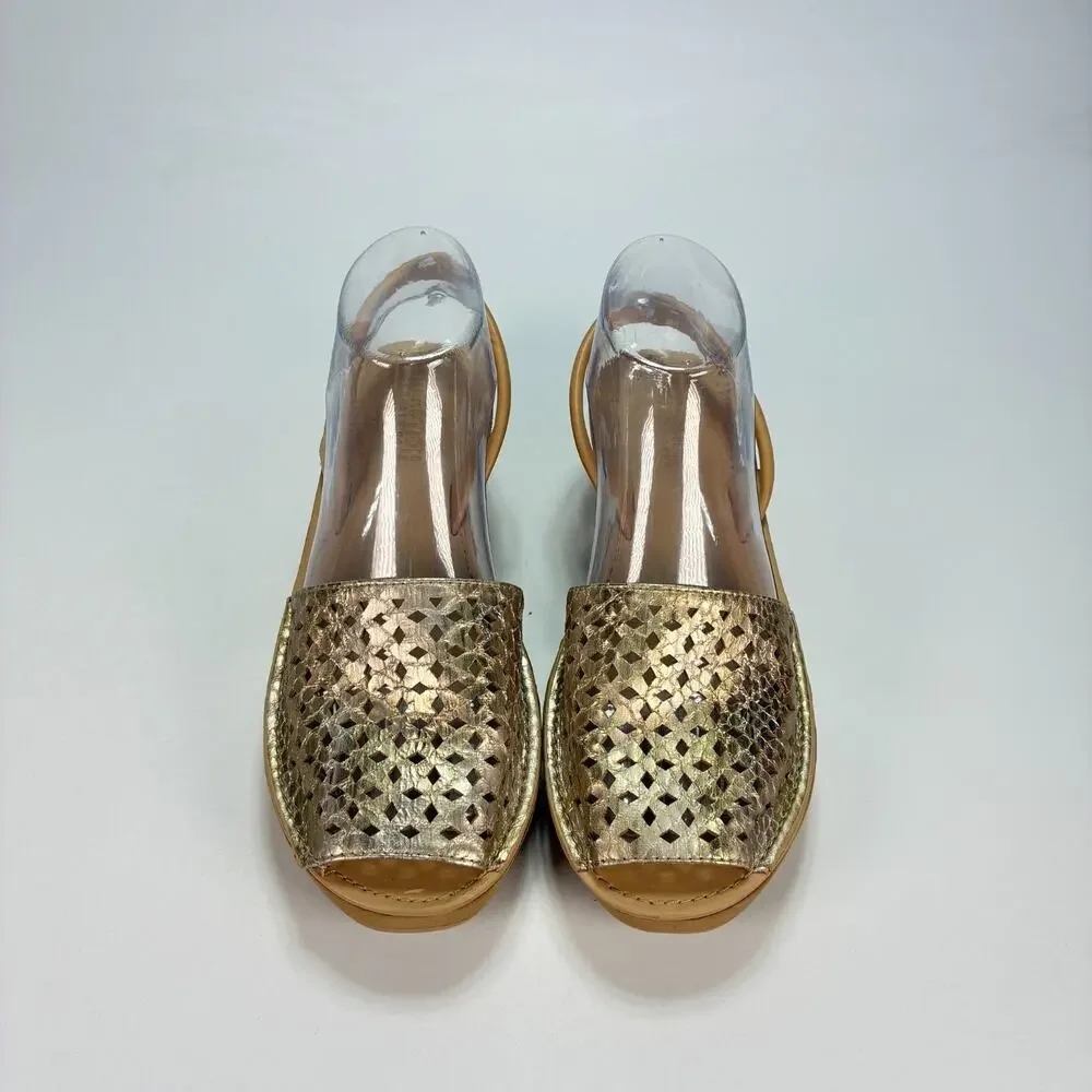 Kenneth Cole Reaction Fine Glass 2 Gold Laser Cut Wedge Sandals Womens Siz7.5M